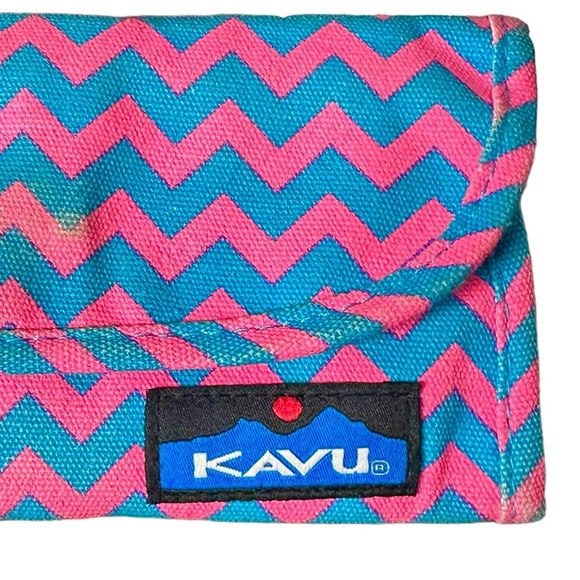 KAVU Blue & Pink Zig Zag Cotton & Nylon Trifold Long Wallet - Picture 3 of 9